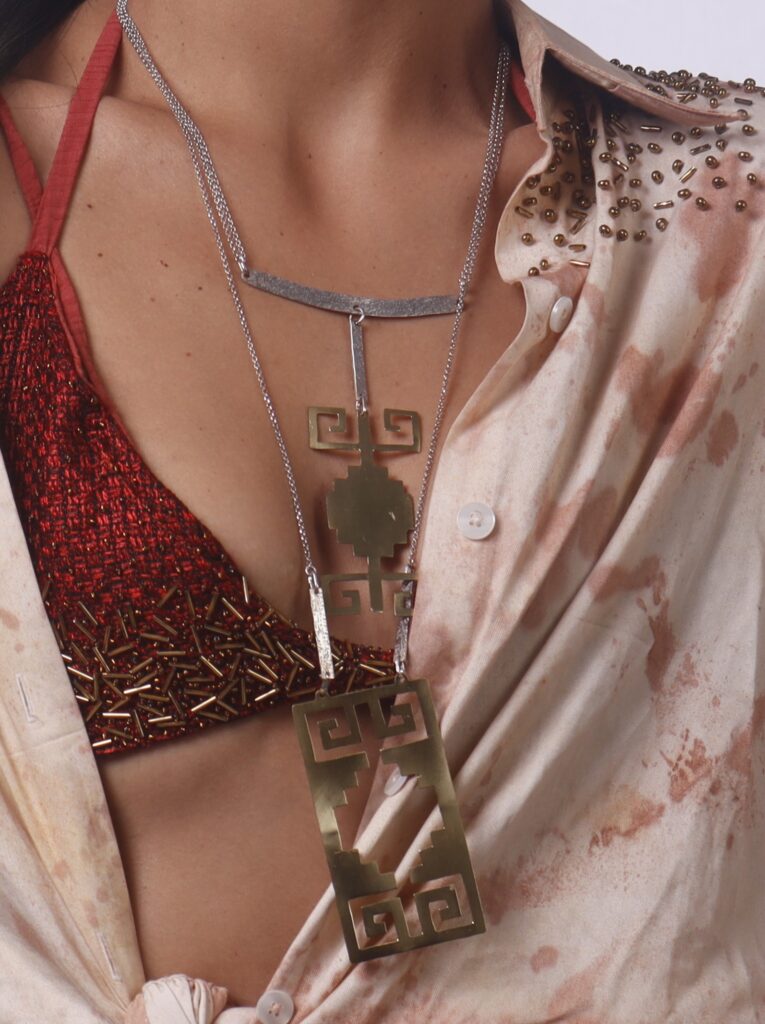 COLLAR GEOMETRÍA ANCESTRAL